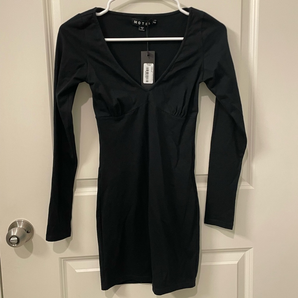 Motel black long sleeve v neck mini body dress sz xxs Halloween gothic spooky